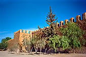Tiznit - Marocco meridionale. Le mura della medina. 